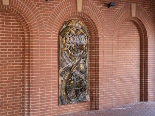 USM Art and Design’s Collaborative Public Art: Destination Hub City Mural
